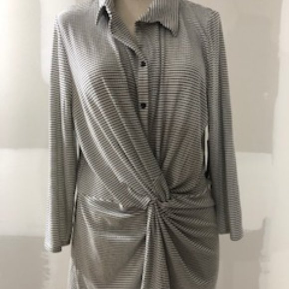 OLIVIA BLU Tops - FRONT TWIST BUTTON DOWN BLOUSE NWT